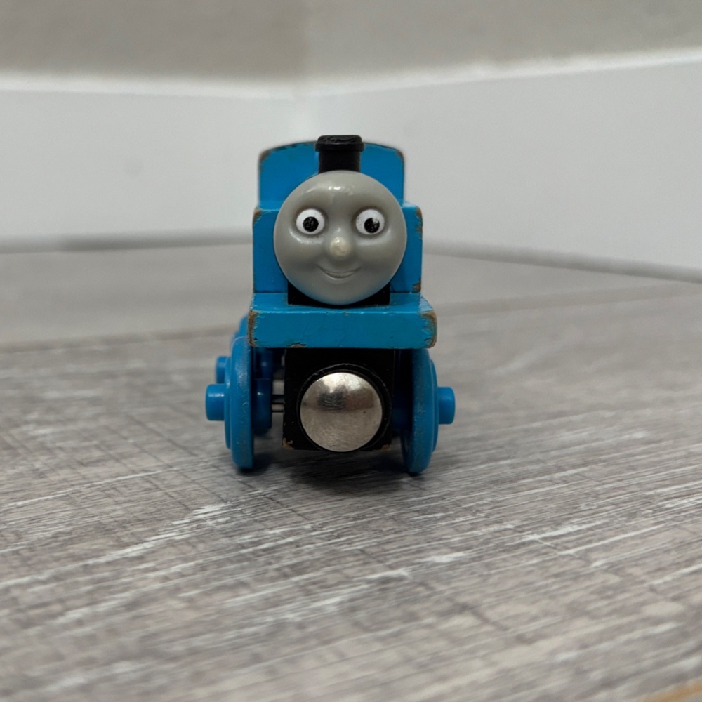 Wooden Thomas 2003 - Picture 3 of 8